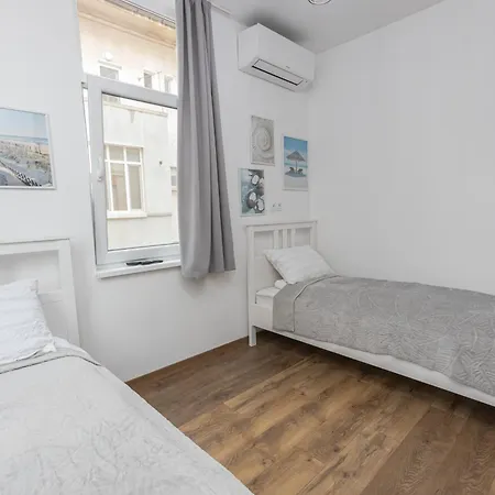 The House Apartment
