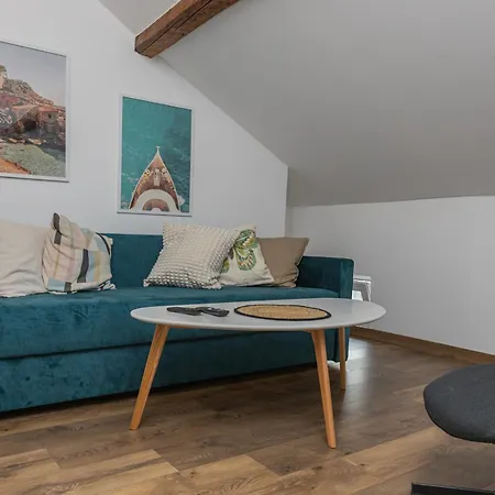 The House Apartment Burgas